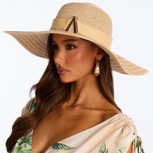 Stylish Wide-Brim Straw Sun Hat - Beige